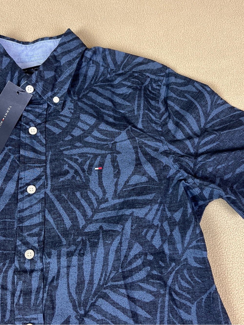 Tommy Hilfiger Button Up Short Sleeve Shirt, Hawaiian Floral. Tropical. Sz S